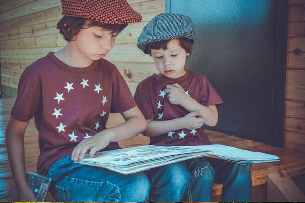 Ouders lezen met kinderen